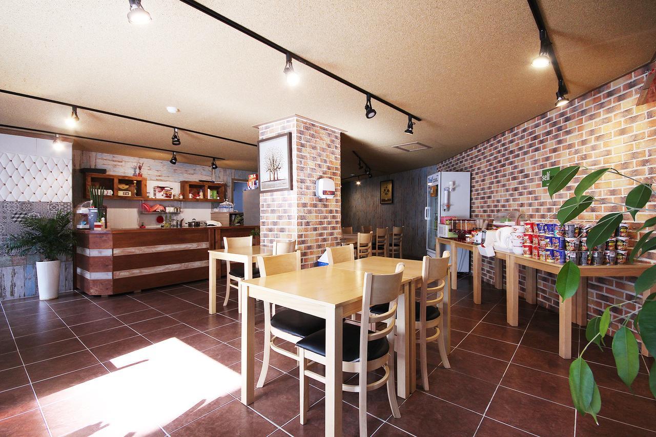 Happy Q Motel Andong Exterior foto